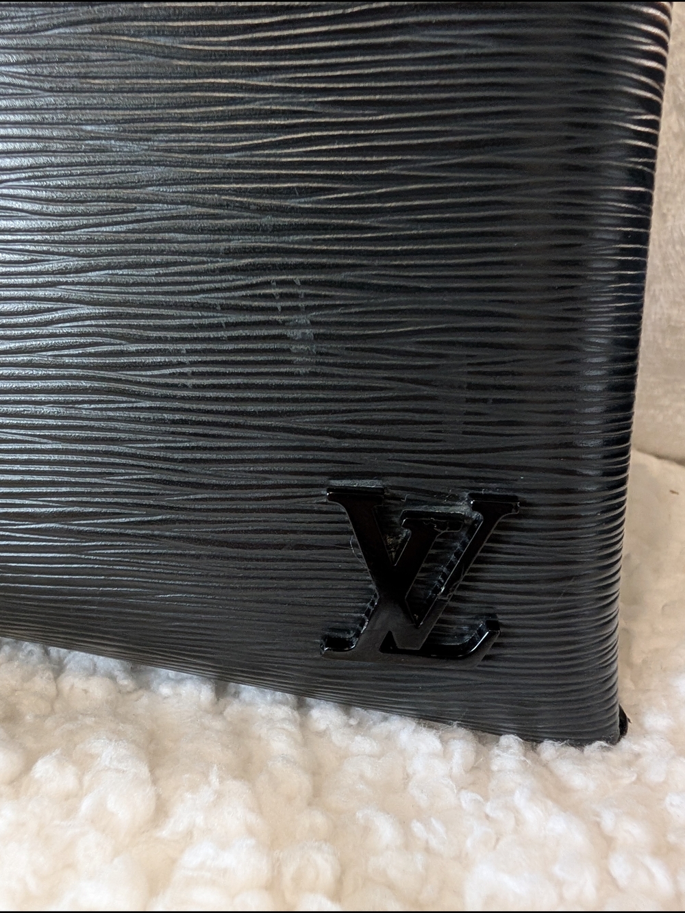 Louis Vuitton Black Epi Leather Handbag - Structured Top Handle - Picture 15 of 17